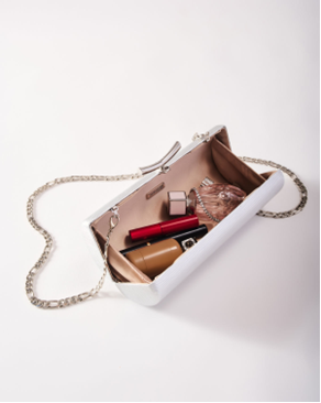 Clutches for Women: The Must-have Accessory for Every Year-end Party 